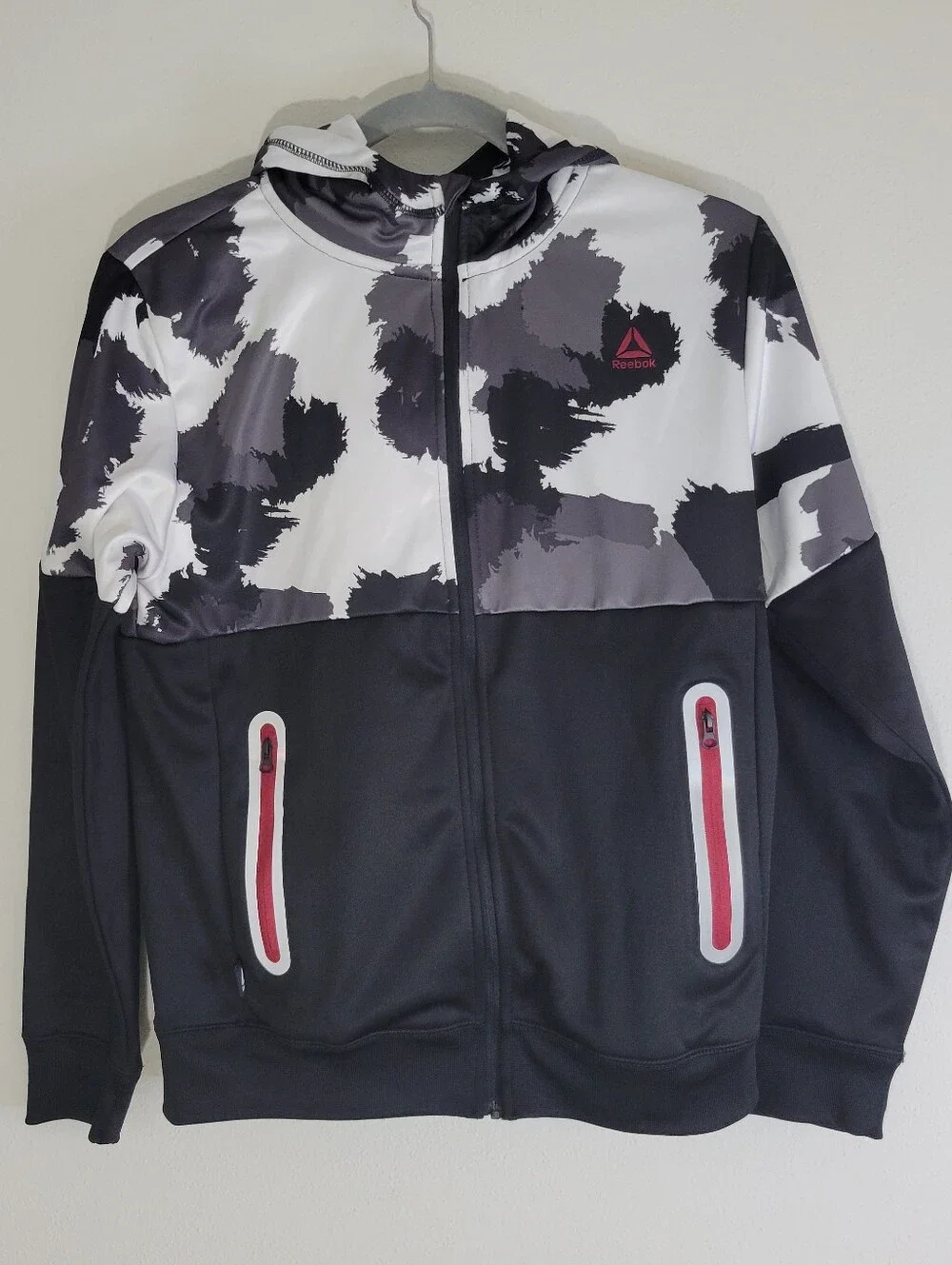 Reebok NWT SIZE XL Men’s Black & White Camouflage Zip Hoodie